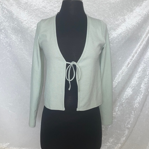 Tie front top - Picture 1 of 8